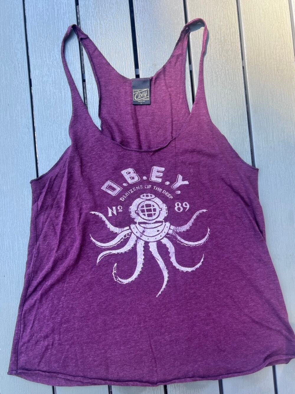 Obey Denizens of the Deep Octopus Tank Women’s L Burgundy